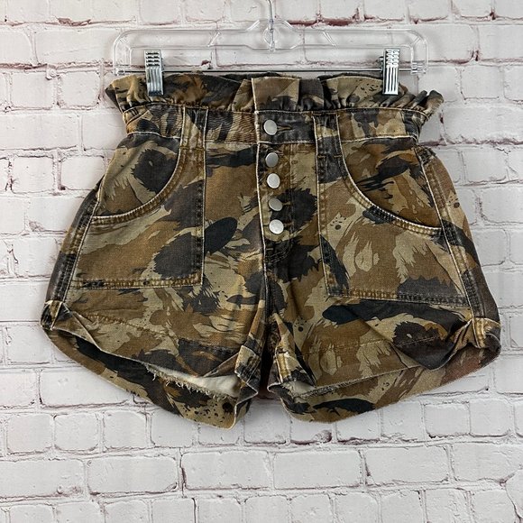 POL Pants - POL Camo Paperbag Shorts Womens Size small